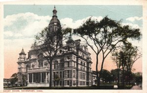 Court House Historic Building & Street Landmarks Davenport Iowa IA Postcard