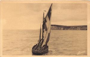 BF37229 le treport du mers  petite barque treportaise peche  Boat Ship Bateaux