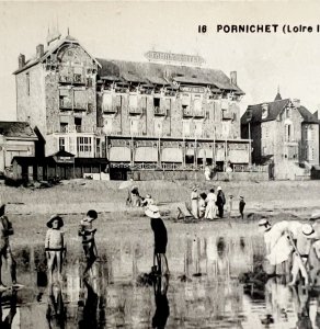 Devant Family Hotel City Of Pornichet France 1910s Postcard PCBG12B