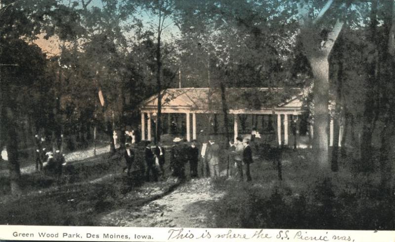 Gathering in Green Wood Park Des Moines Iowa - pm 1910 - DB