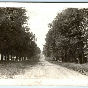 1900s Walker, IA Greene St. Early Dirt Road RPPC Real Photograph Postcard A10