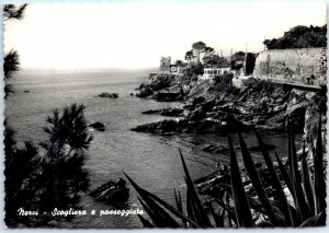 Postcard - Scogliera e passeggiata, Nervi - Genoa, Italy