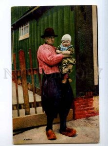 235508 HOLLAND MARKEN old man w/ child Vintage postcard