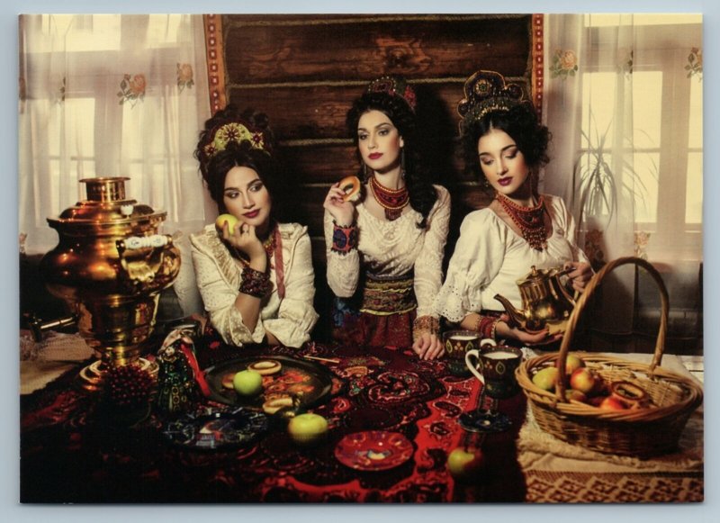 3 RUSSIAN WOMEN Beauty in Folk Dress drink Tea Samovar Ethnic Folk New Postcard