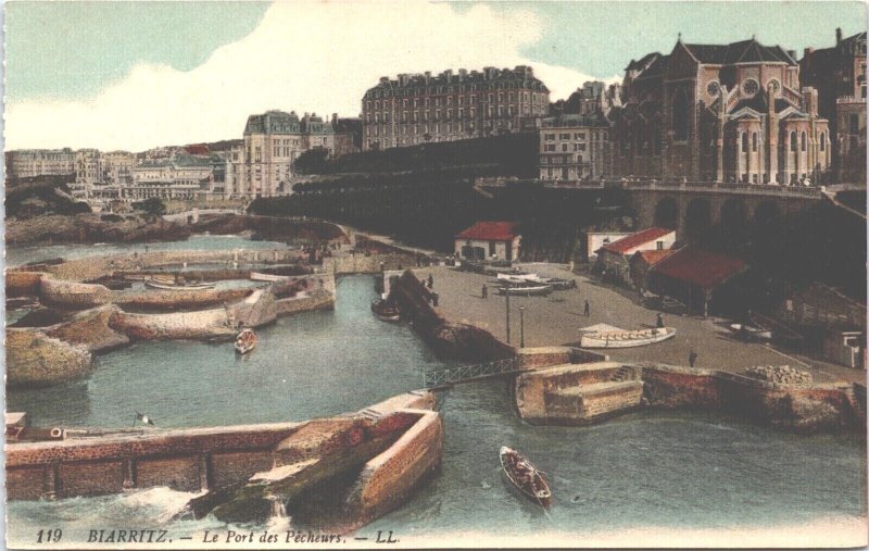 France Biarritz Le Port des Pecheurs Vintage Postcard 09.11