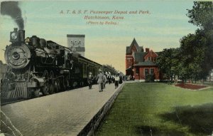 C. 1910 A. T. & S. F. Passenger Depot, Hutchinson, Kans. Vintage Postcard F29