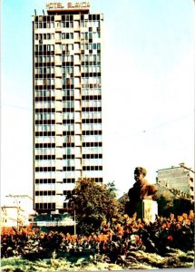 Belgrade, Serbia  HOTEL SLAVIJA  Beograd~Statue/Bust Nearby  4X6 Postcard