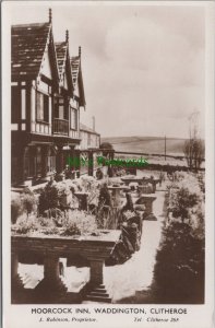 Lancashire Postcard - Clitheroe, Moorcock Inn, Waddington  RS14895