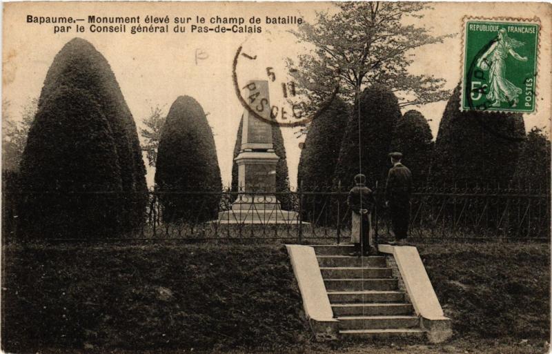 CPA BAPAUME Monument élevé sur le Champ de bataille (414269)