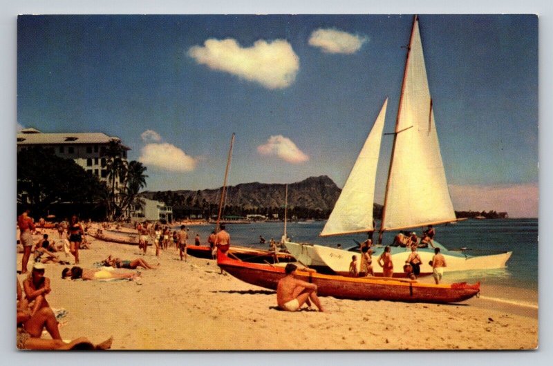 Waikiki Beach & Diamond Head Hawaii Vintage Unposted Postcard