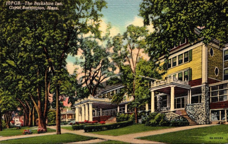 Massachusetts Great Barrington The Berkshire Inn Curteich United States Massachusetts