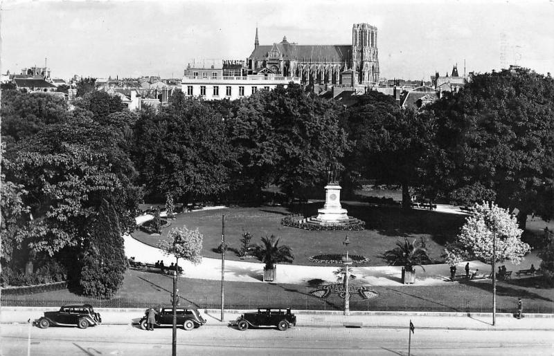 BR19578 Reims square colbert et la cathedrale france