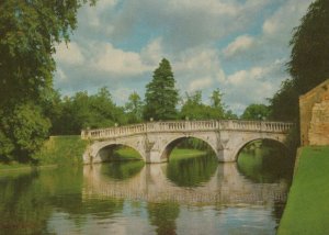 Cambridgeshire Postcard - Clare Bridge, Cambridge   RR8576