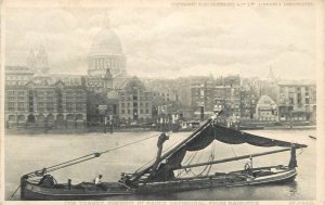 London Thames navigation & sailing St. Paul's sailling vessels barges ships boat