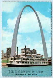 ST. LOUIS, Missouri MO ~ Gateway Arch LT. ROBERT E. LEE Restaurant 1976 Postcard