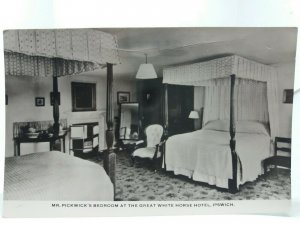 Mr Pickwicks Bedroom The Great White Horse Hotel Ipswich Vintage RP Postcard