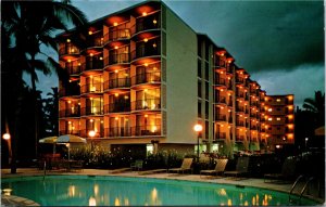 Postcard Hawaii Hilo TraveLodge Hotel on Water Front Swimming Pool 1971 V11