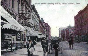 Vintage Postcard. 3rd Street looking South. Cedar Rapids Iowa