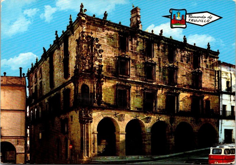 CONTINENTAL SIZE POSTCARD THE PIZZARO PALACE IN TRUJILLO (SPAIN)