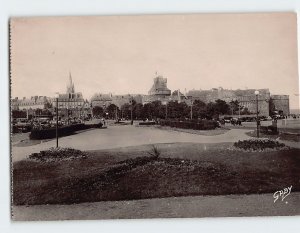 Postcard Le Chateau et Les Remparts de Saint-Malo France