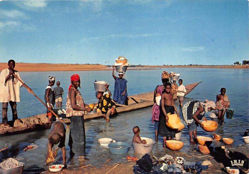 BR27624 Africa typical river bank scene africa ethics types folklore