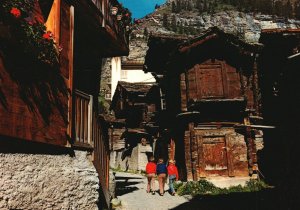 Postcard Gasse Im Alten Zermatt Raccards Dans Le Village De Zermatt Switzerland