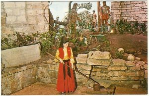 Woman In Period Clothing, Fountain Of Youth, St. Augustine, Florida Postcard