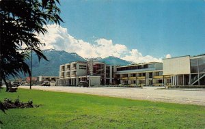 Jasper National Park, Canada  ANDREW MOTOR LODGE Roadside Motel VINTAGE Postcard