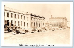 Des Moines Iowa IA Postcard RPPC Photo Poste Office Cars Street View c1940's