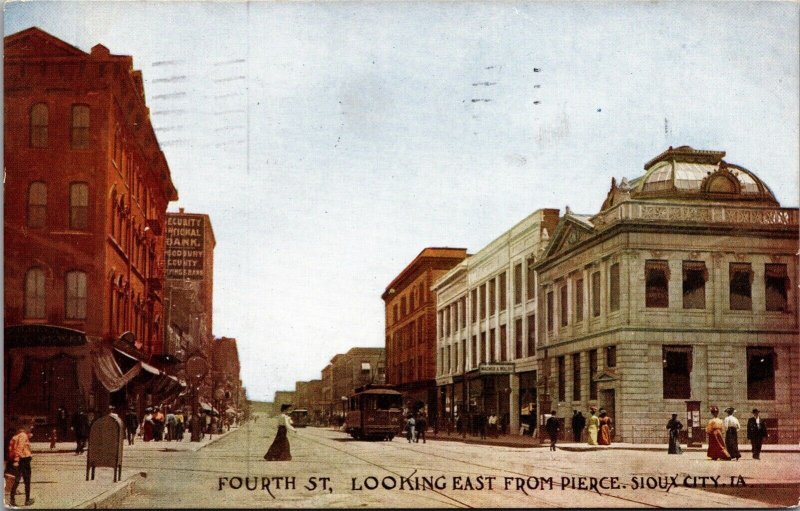 Postcard Fourth Street Looking East from Pierce in Sioux City, Iowa~138651