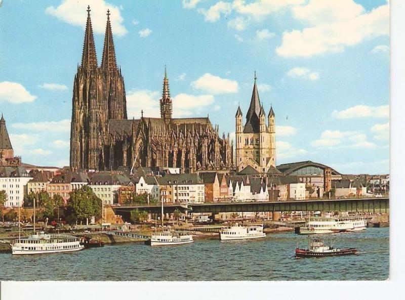 Postal (PostCard) 031296 : Koln am Thein Rheinufer mit Dom Gr. St. - Martin