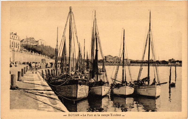 CPA ROYAN - Le Port et la rampe Torchut (481157)