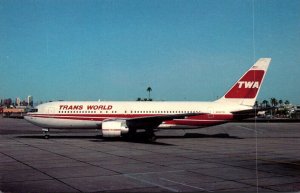 Airplanes Trans World Airlines Boeing B-767-205 ER At Sky Harbor Internationa...