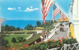 Mackinac Island  Michigan Longest Porch, Flowers in the World  Postcard Unused