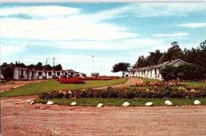 Postcard MOTEL SCENE Saint John New Brunswick NB AI7362