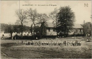 CPA La Courtine Un Lavoir a la 2e Brigade FRANCE (1050470)