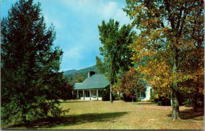 Vtg Great Smoky Mountain National Park Headquarters Gatlinburg TN Postcard