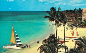 Hawaii Waikiki Beach on the Island of Oahu Vintage Postcard 07.34