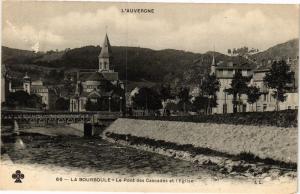 CPA L'Auvergne - La BOURBOULE - Le Pont des Cascades et l'Église (221373)