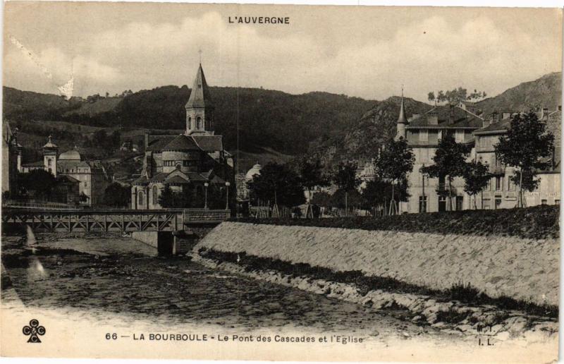 CPA L'Auvergne - La BOURBOULE - Le Pont des Cascades et l'Église (221373)