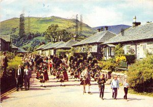 uk47771 ripe band in luss village loch lomond dubartonshire scotland uk