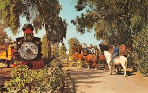 Stage Coach Robbery KNOTT'S BERRY FARM Train, Cowboys 1965 Vintage Postcard