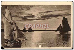 Old Postcard Les Sables d & # 39olonne Movement of boats at sunrise