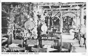 Mackinaw City Michigan Teysen's, Interior, B/W Photo Print Vintage PC U11809