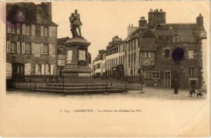 CPA Lesneven - La Statue du General Le Flo (1033220)