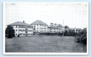RANGELEY LAKES, Maine ME ~ RANGELEY SHERATON HOTEL Cottages c1950s Postcard