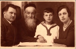 Mint Israel Judaica Portrait RPPC Picture Postcard Jewish Family