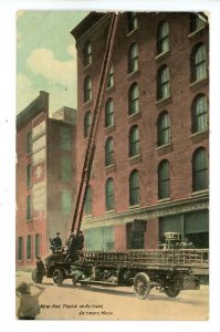 MI - Detroit. Detroit Fire Dept, New Fire Truck in Action ca 1913  (crease)