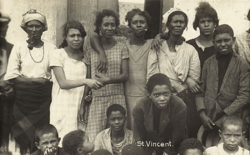 cape verde, SÃO VICENTE, Group of People, Pipe Smoking (1910s) RPPC Postcard