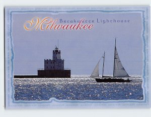 Postcard Milwaukee Breakwater Lighthouse, Milwaukee, Wisconsin